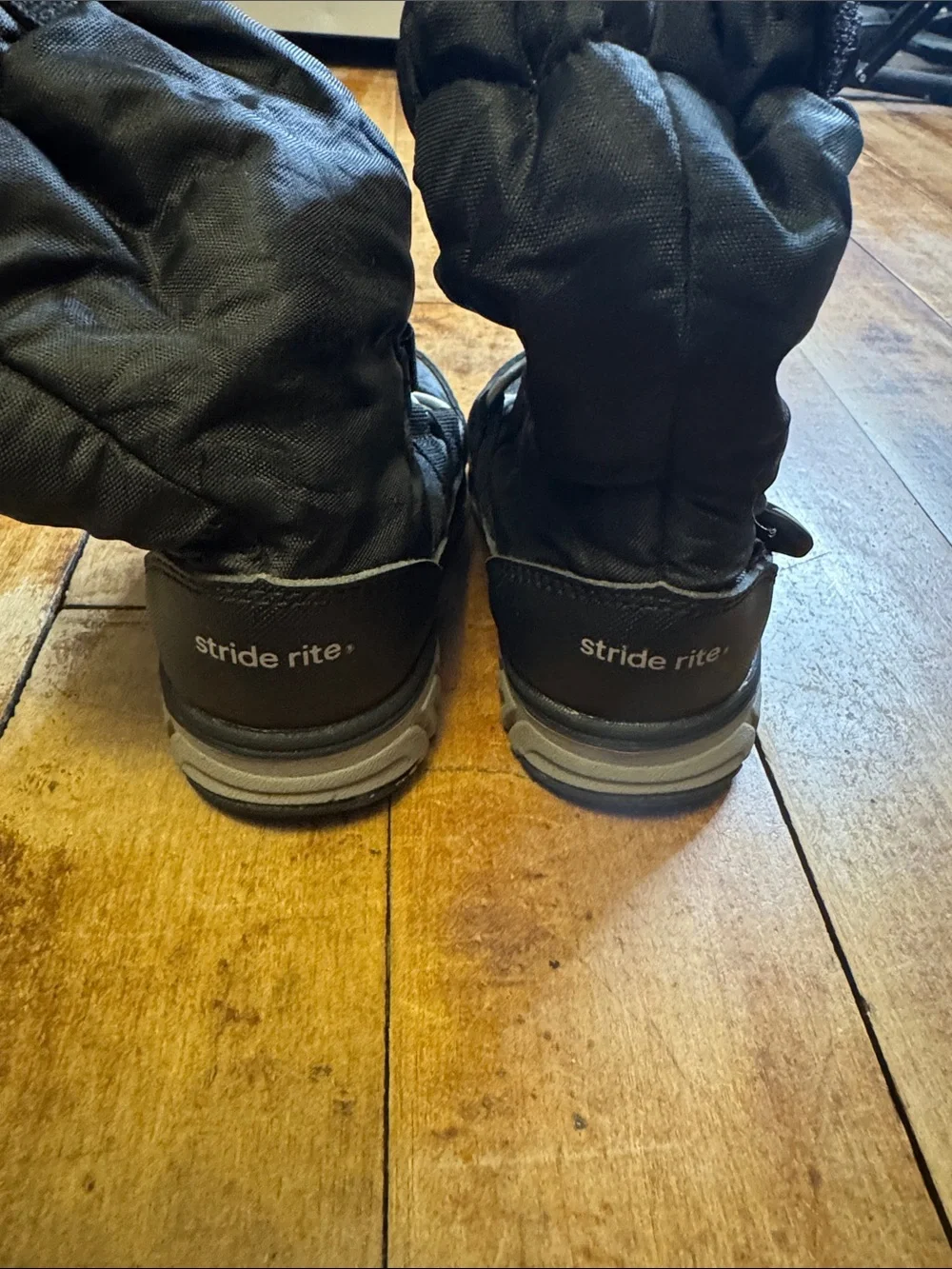Stride Rite sneaker boot Black Winter Snow Boots size 6.5 toddler washable